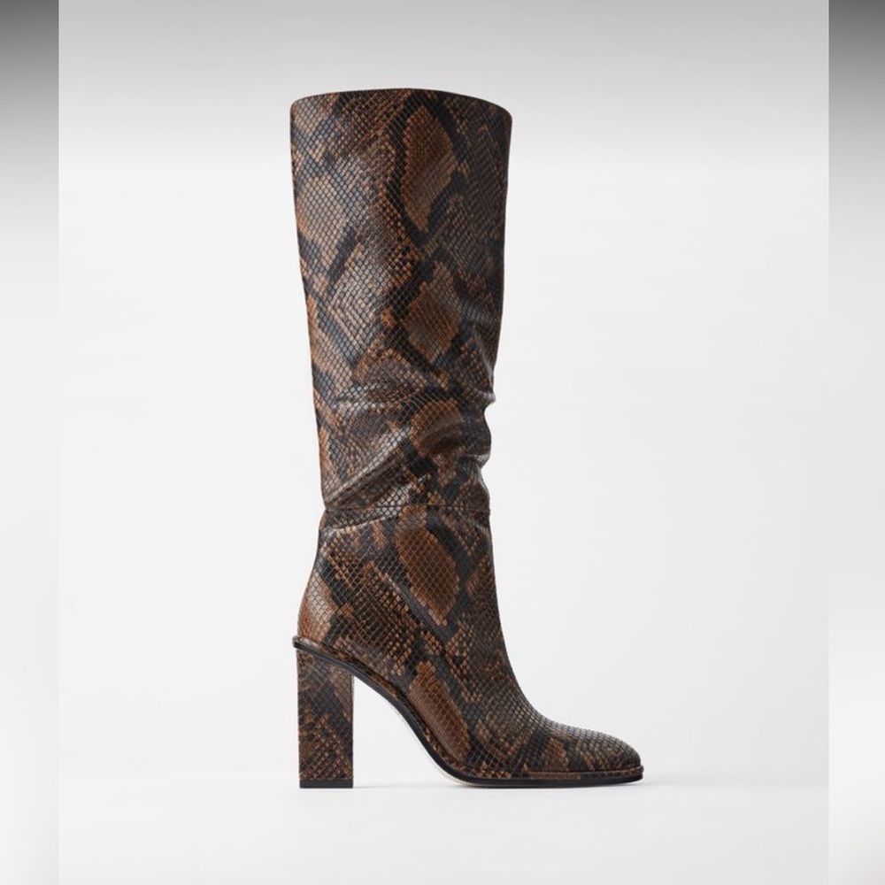 Zara heeled boots with sake print size 37 (6.5)